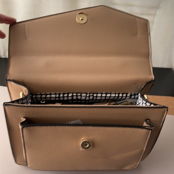 Vegan taupe Convertible handbag lunchbox/messenger style - Picture 2 of 7